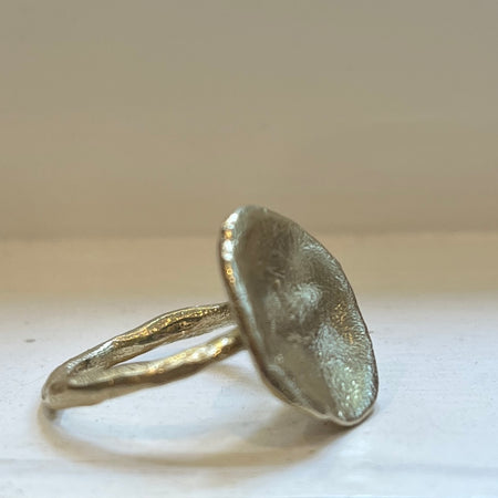 Daniella Farrell gold pebble disc ring, alternate view