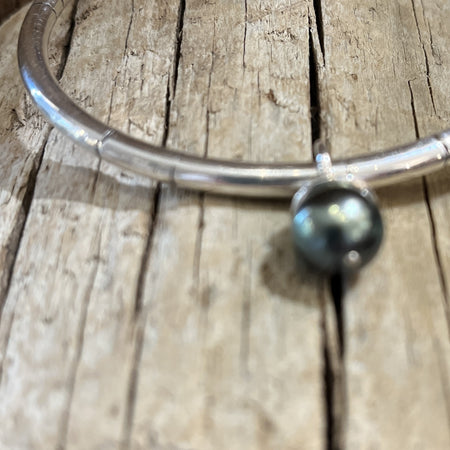 Katheryn Leopoldseder mermaid bangle with Tahitian pearl, alternate view