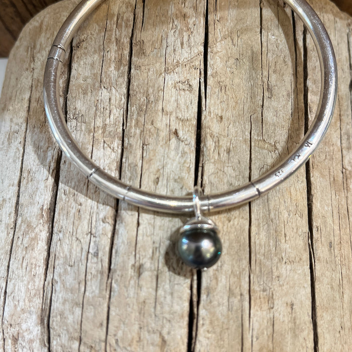 Katheryn Leopoldseder mermaid bangle with Tahitian pearl, alternate view