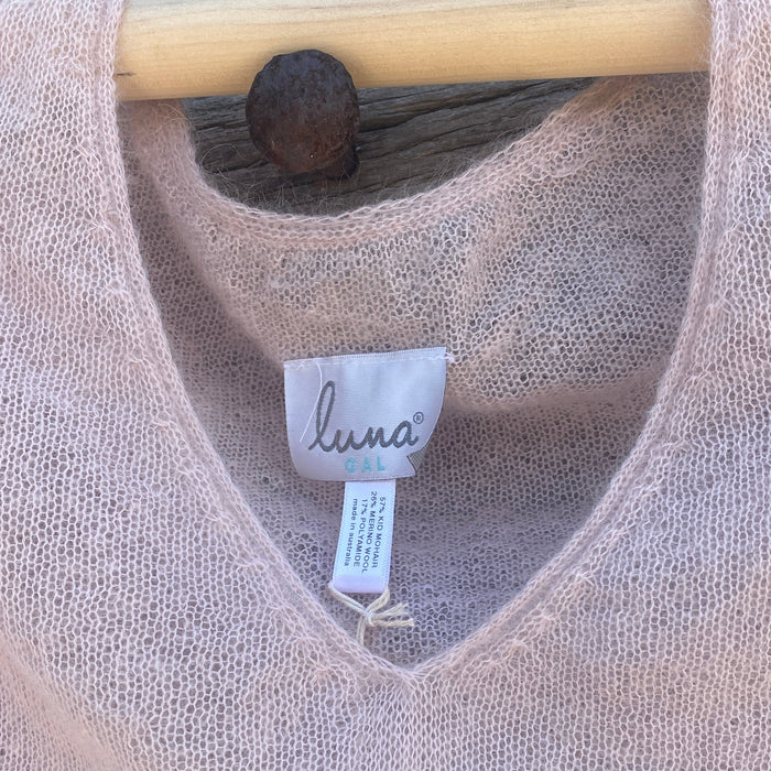 Luna cropped mohair v neck jumper in marshmallow
