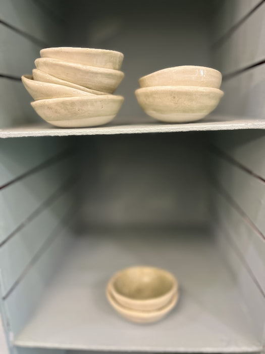 Wonki Ware salt dish or pinch pot